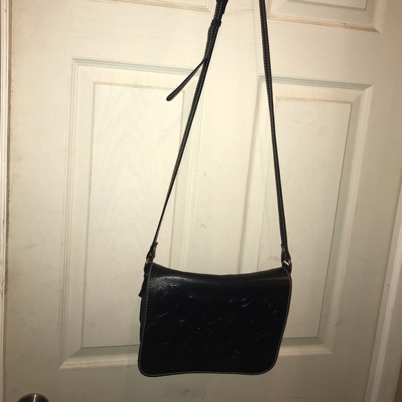 Patricia Nash Black Leather Embossed Flower Purse - Picture 2 of 5